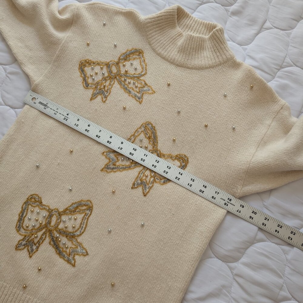 VINTAGE Dana Scott cream with beaded bows holiday sweater Medium EUC - Picture 6 of 10